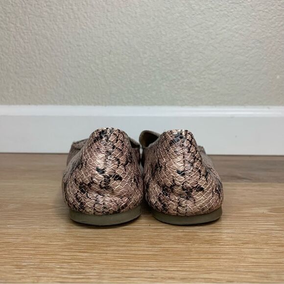 Steve Madden Pointed Toe Snake Skin Loafers - Picture 6 of 13